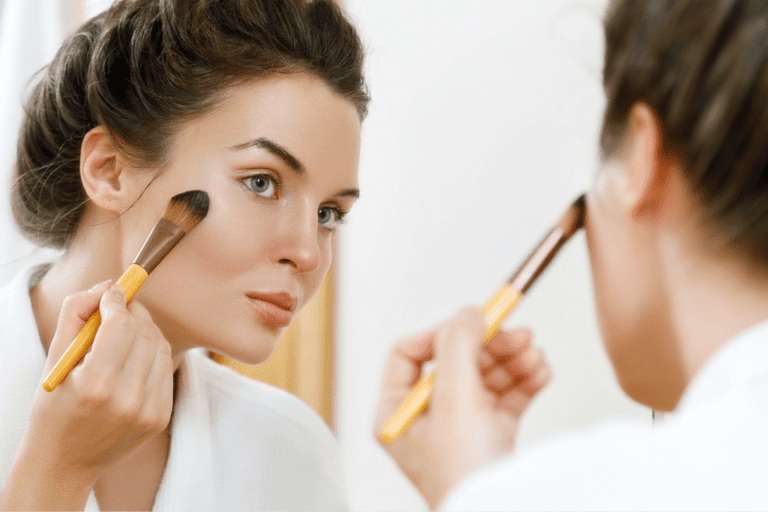 Cours de make up en Normandie Apprendre à se maquiller à la maison avec les cours de makeup